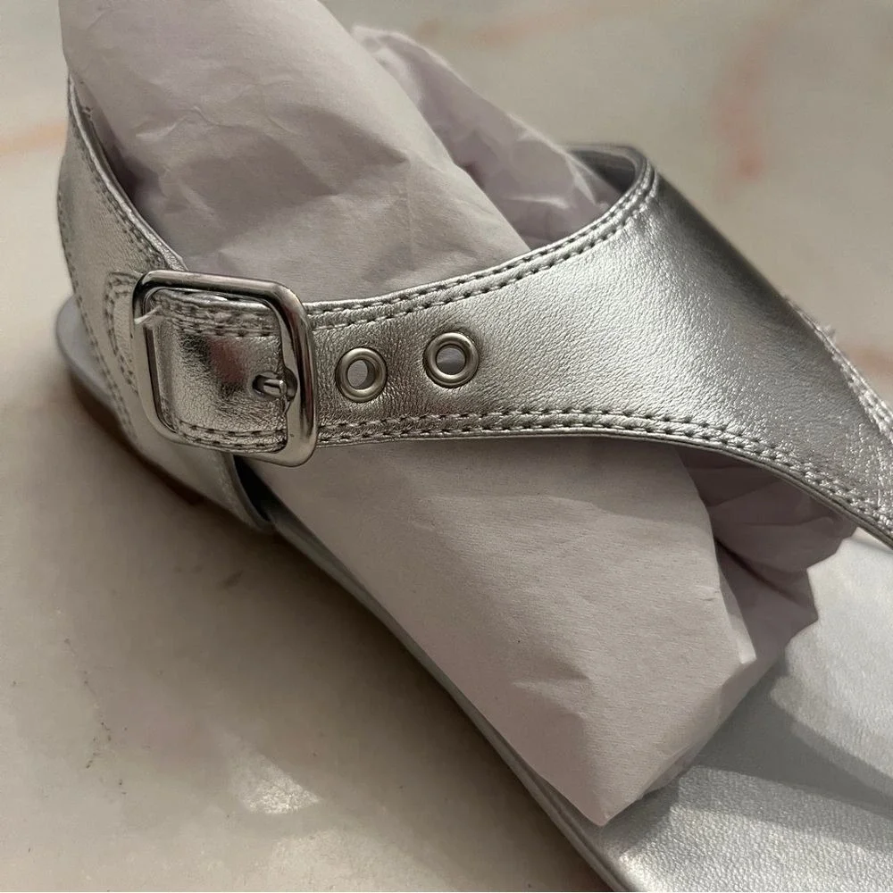 Anthro Silent D Aleen Silver Leather Thong Sandal Sz US 7-7.5‎ / EU 38 NEW
